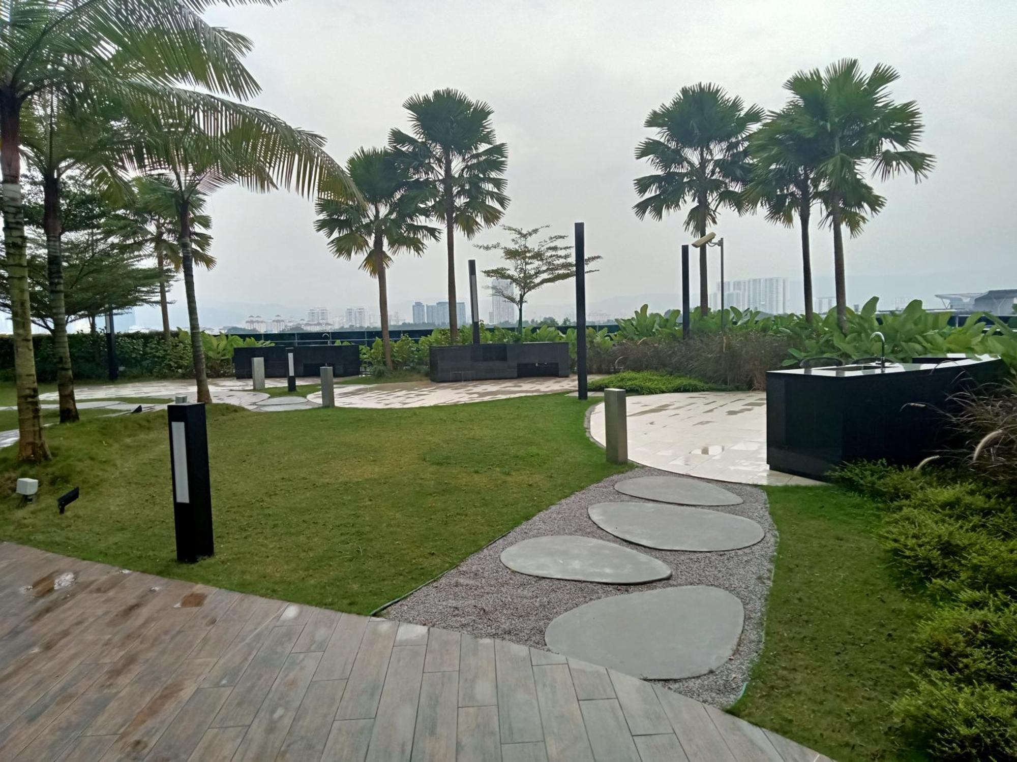Astra @ Eaton Residences Kl Куала-Лумпур Экстерьер фото